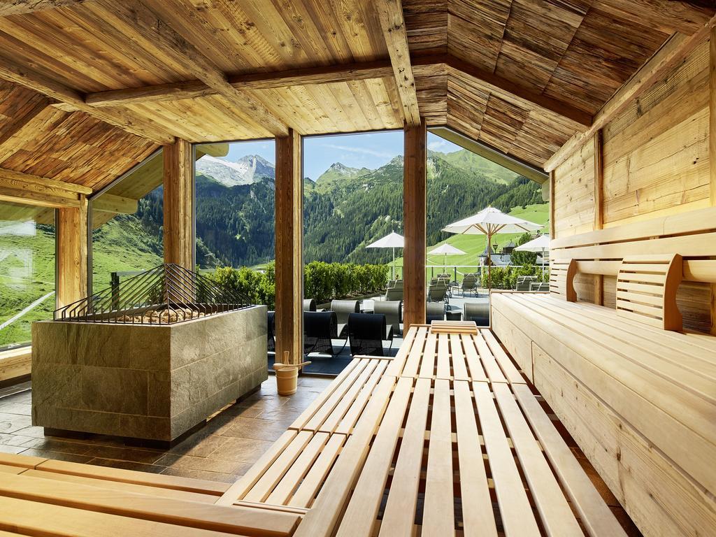 Hotel Berghof Crystal Spa & Sports Tux Ngoại thất bức ảnh