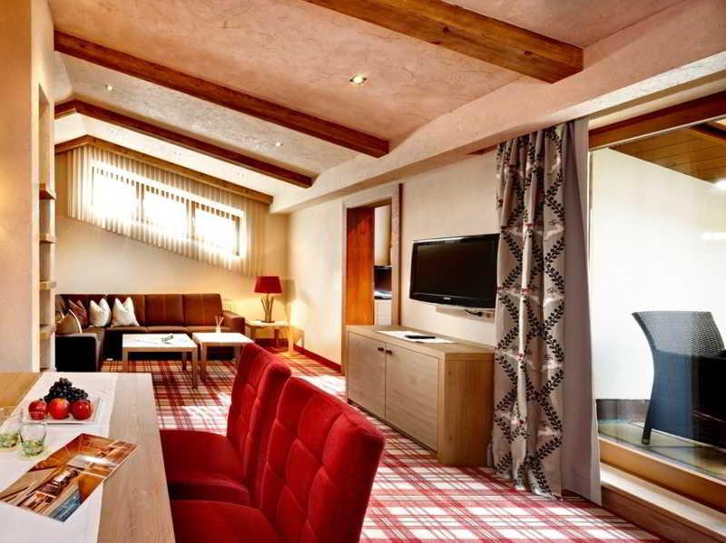 Hotel Berghof Crystal Spa & Sports Tux Ngoại thất bức ảnh